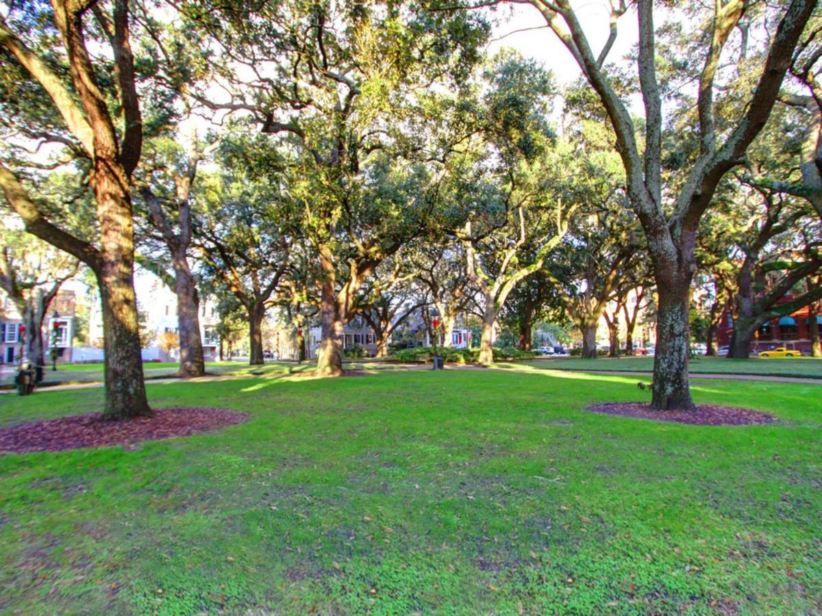 Bird Baldwin Parlor Villa Savannah Exterior photo